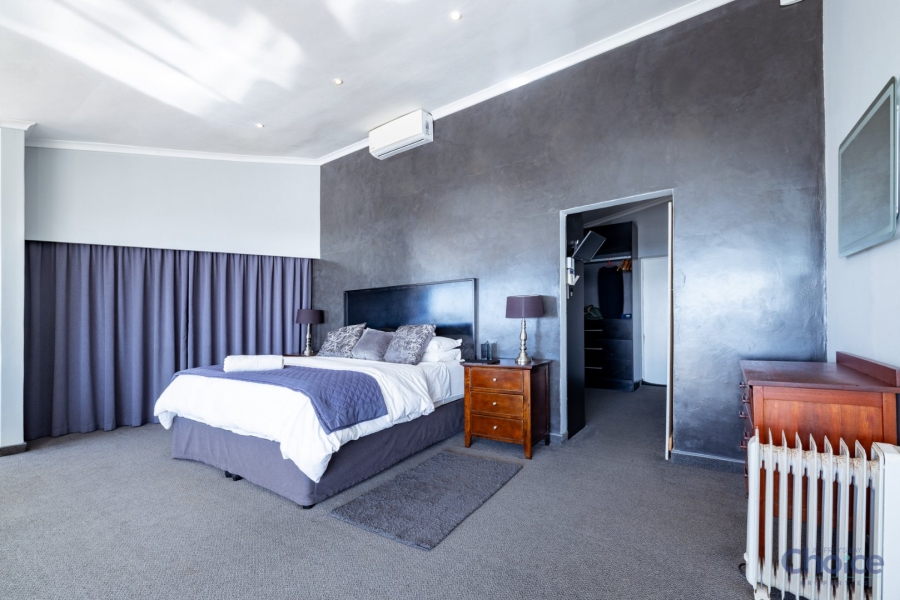 5 Bedroom Property for Sale in Jeffreys Bay Central Eastern Cape